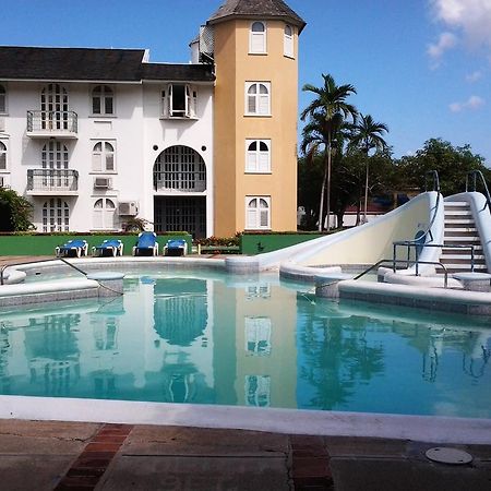 Beach Castle At Sandcastles Ocho Rios Exterior photo