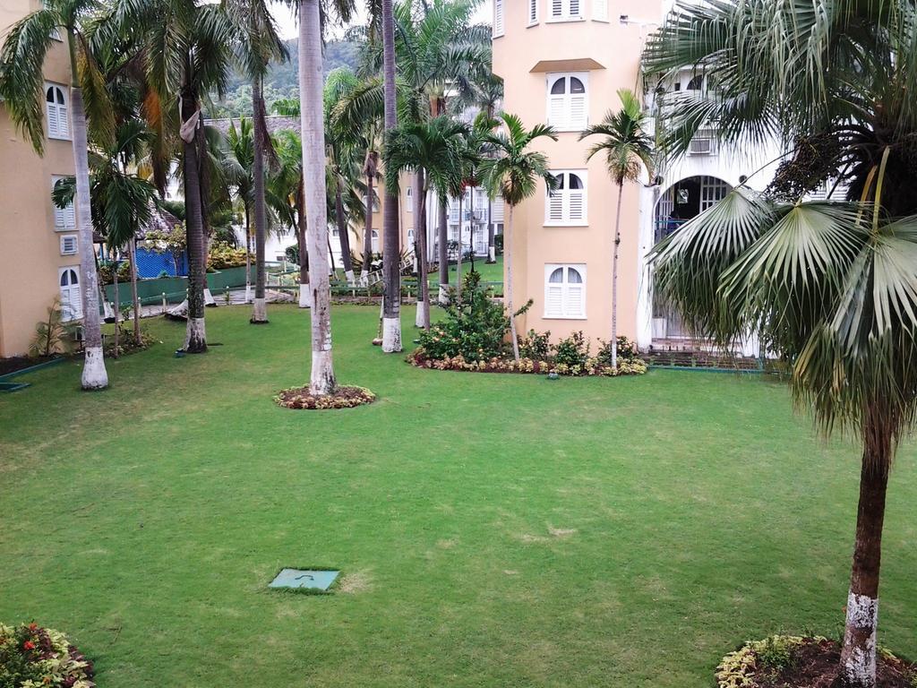 Beach Castle At Sandcastles Ocho Rios Exterior photo