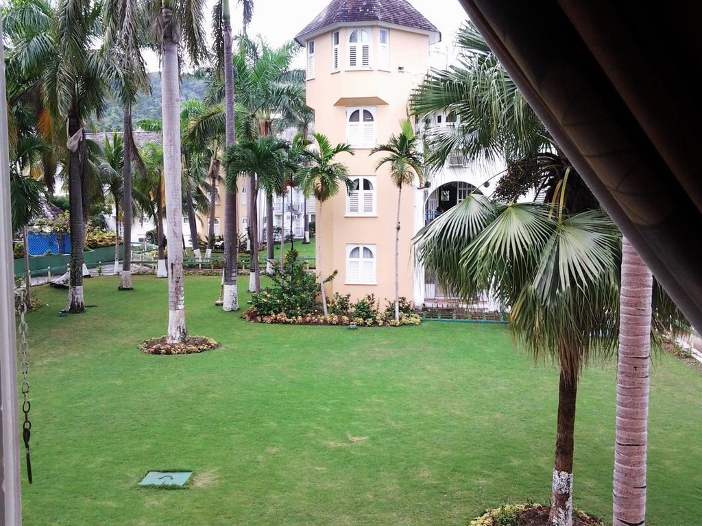 Beach Castle At Sandcastles Ocho Rios Exterior photo