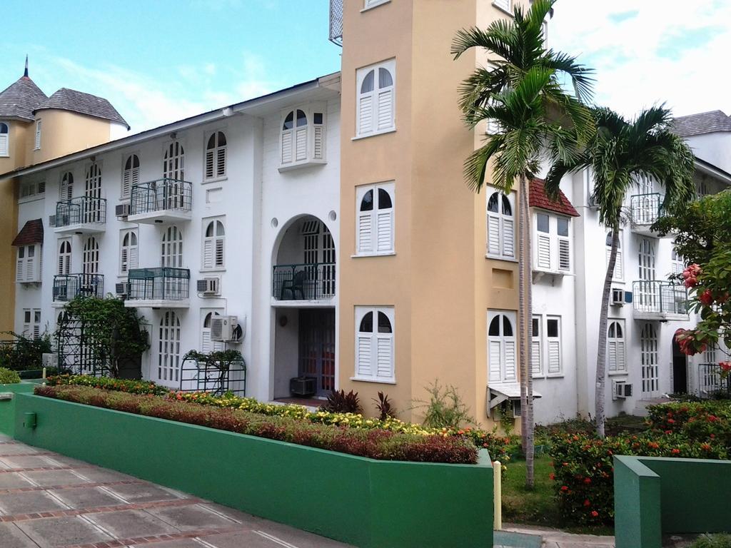 Beach Castle At Sandcastles Ocho Rios Exterior photo